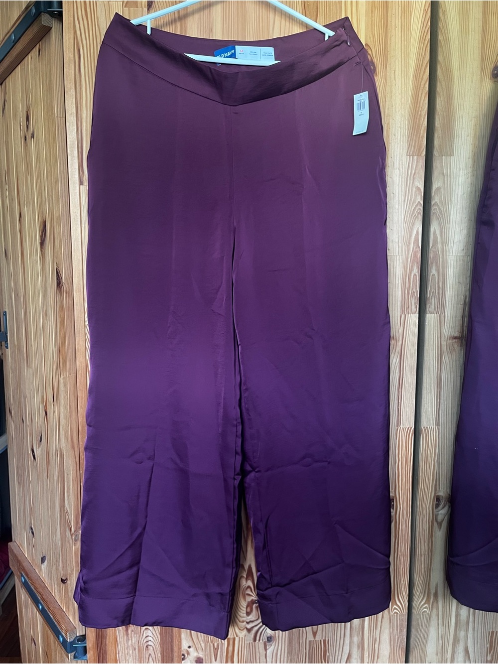 Old Navy Wide-Leg Satin Plum Pants (size 12P)